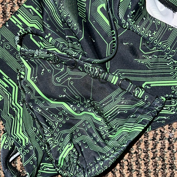 IHeartRaves CYBER MATRIX ULTRA CROPPED TOP and BIKINI SET - Picture 8 of 8